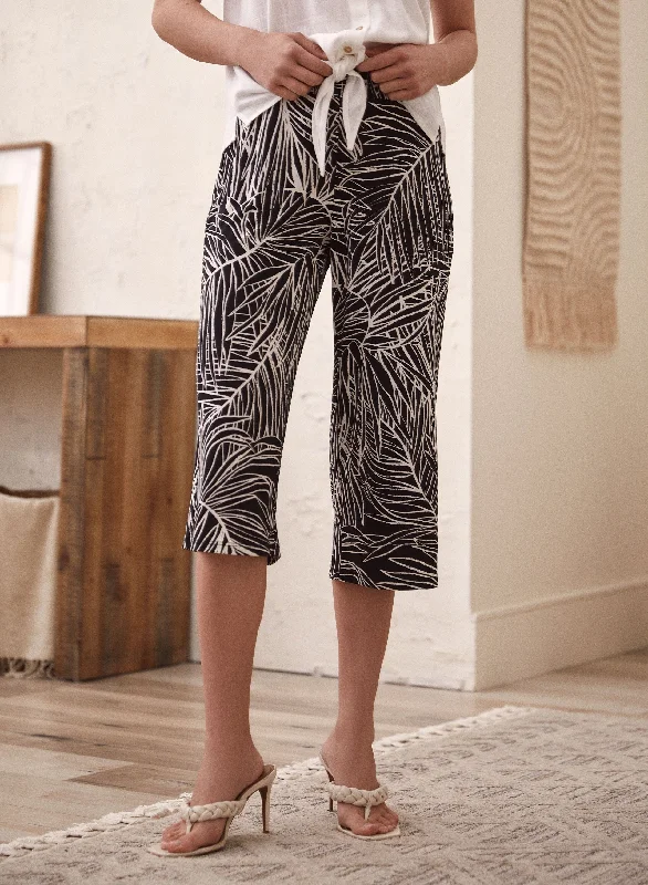 Curated collections for modern, fashionable women   Palm Leaf Print Pull-On Capris