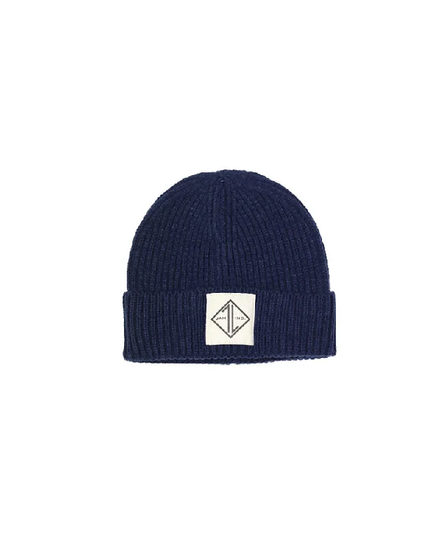 High-quality women’s wear for everyday elegance   Kernow Beanie