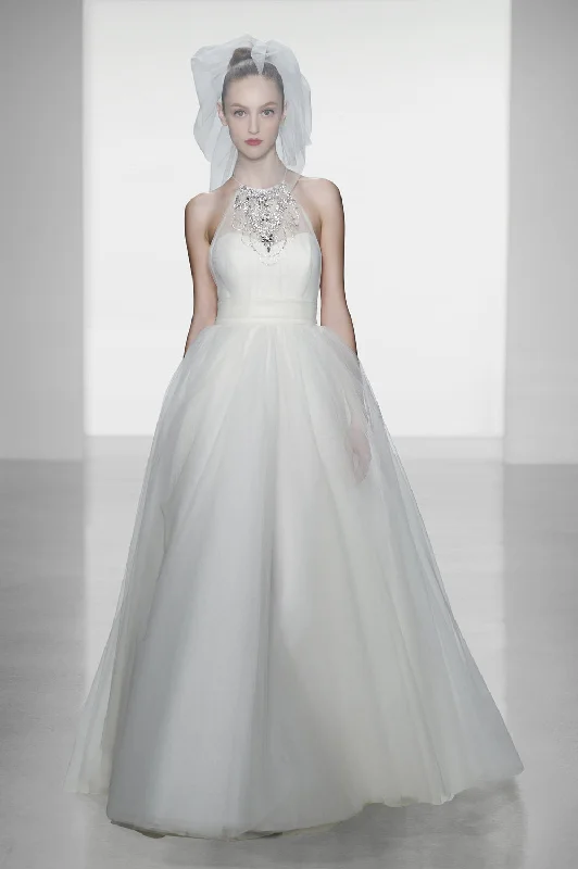 Chic, modern looks for the stylish woman   Amsale Whitney