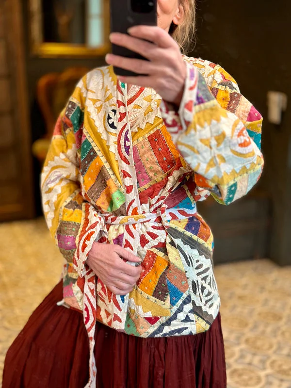 Fashion pieces that complement every woman’s style   Cosmo Patchwork Jas 24