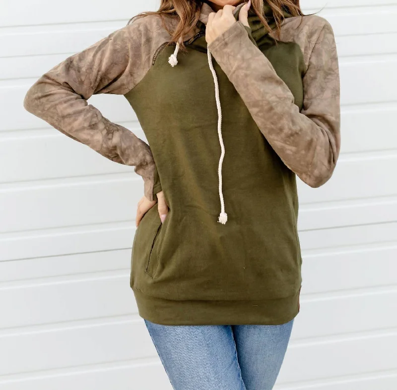 Effortlessly chic outfits for the modern woman   Doublehood Sweatshirt In Olive Tie Dye