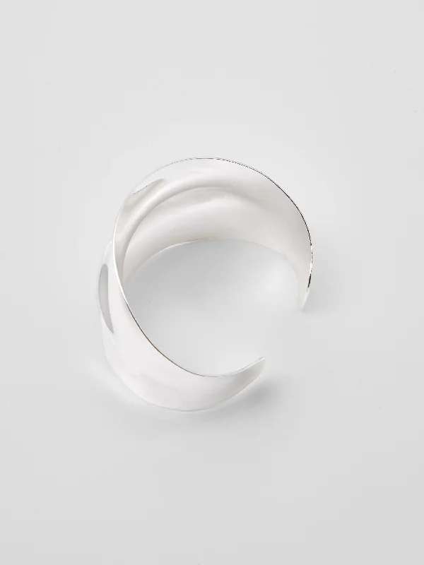 Effortlessly chic fashion for today’s woman   Wide Open Cuff